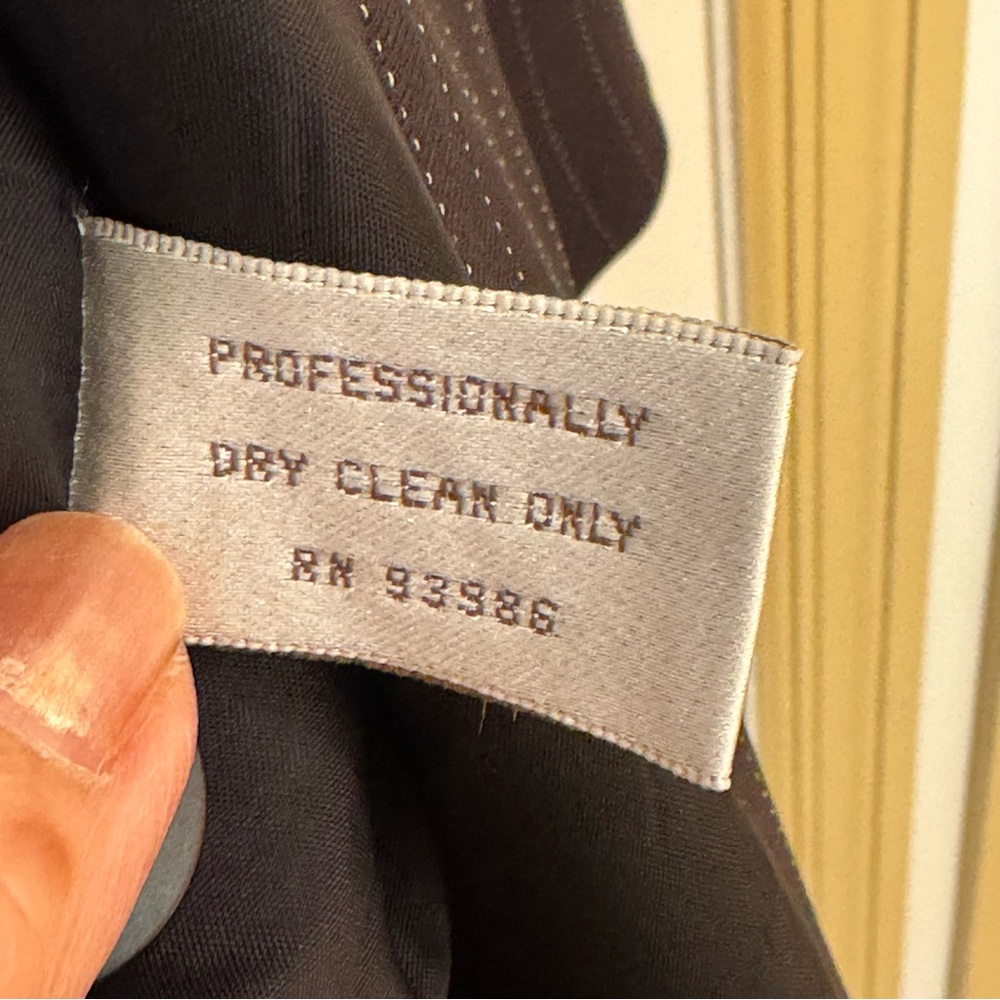 CASUAL CORNER. VINTAGE‎ NWT. Black Pinstripe Blazer. Two buttons in front. - Picture 9 of 12